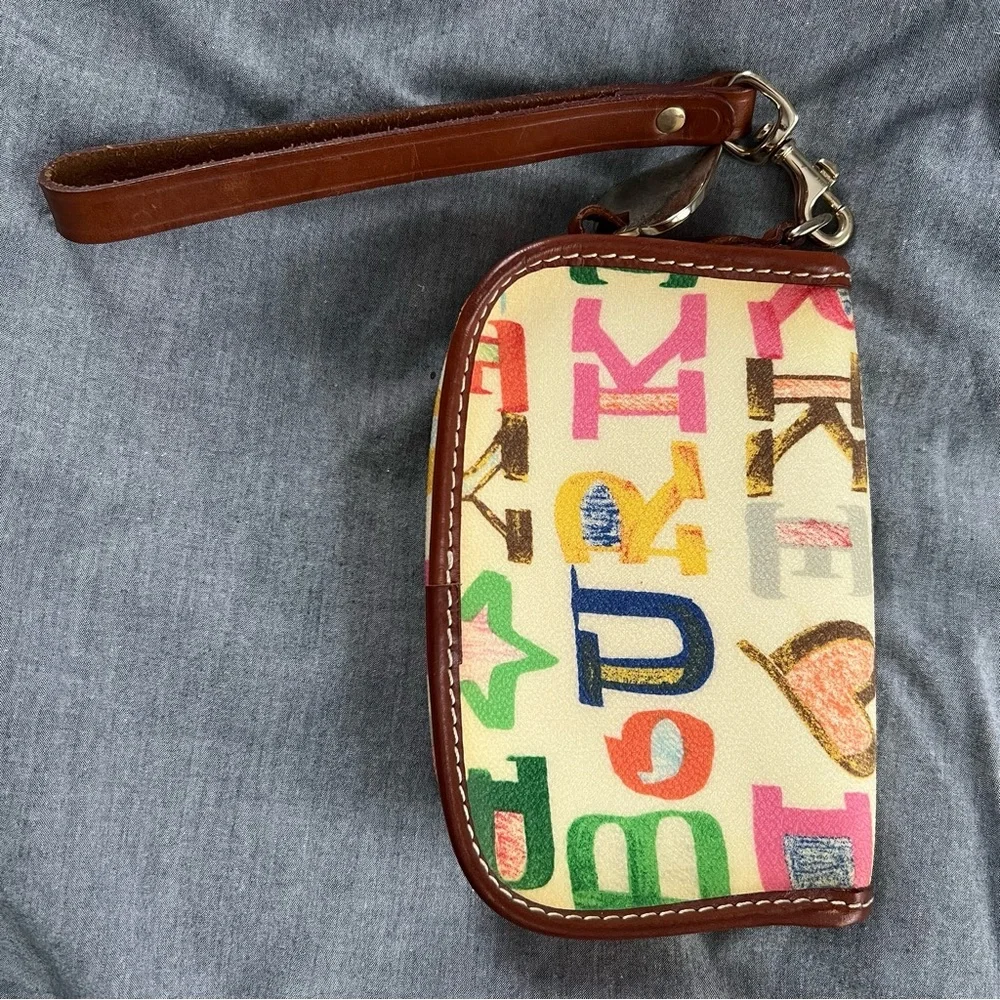 Vintage Y2K Multicolor Graphic Dooney & Bourke Wristlet w/ Brown Trim